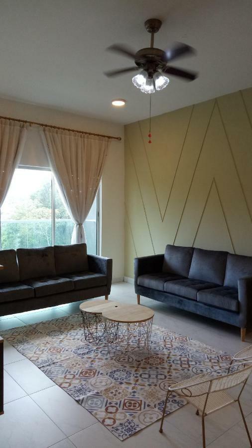 Icolor Home&Stay Ch6 Tanah Rata Exterior foto